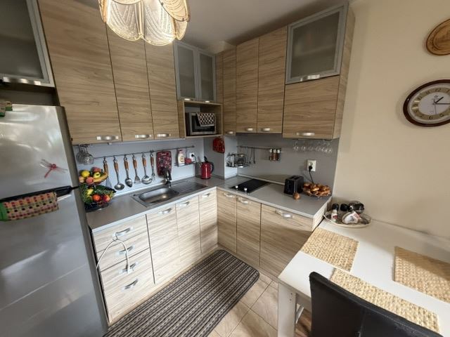 Przestronny apartament z trzema sypialniami, blisko morza, z doskonałą infrastrukturą kompleksu