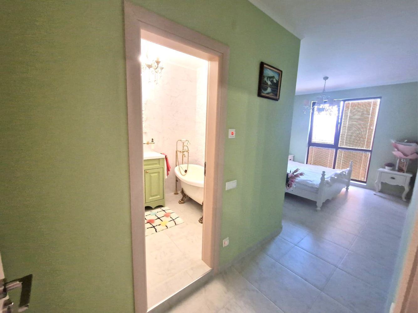 Ekskluzywny apartament z trzema sypialniami – najwyższy standard życia i dyskretny luksus
