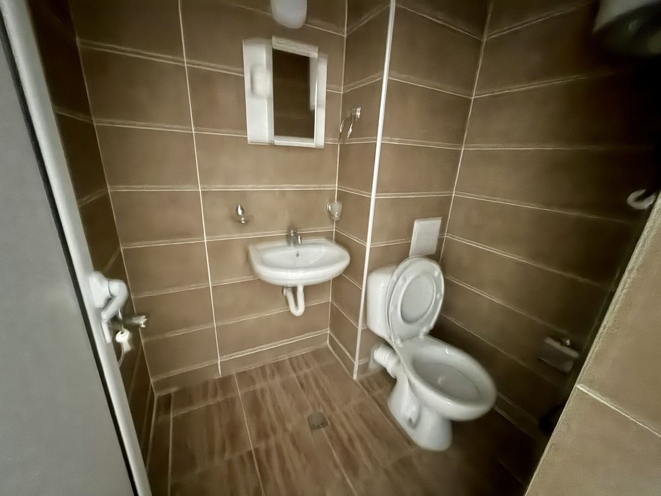 Kompaktowe i funkcjonalne studio w Ravdzie – gotowe do zamieszkania