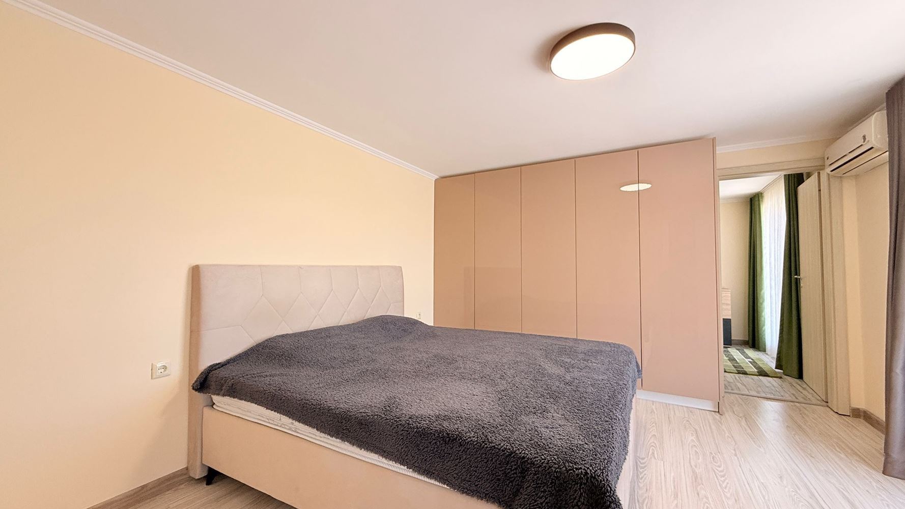 Luksusowy apartament dwupoziomowy z trzema sypialniami w sercu Słonecznego Brzegu – przestrzeń, styl i komfort na dwóch poziomach