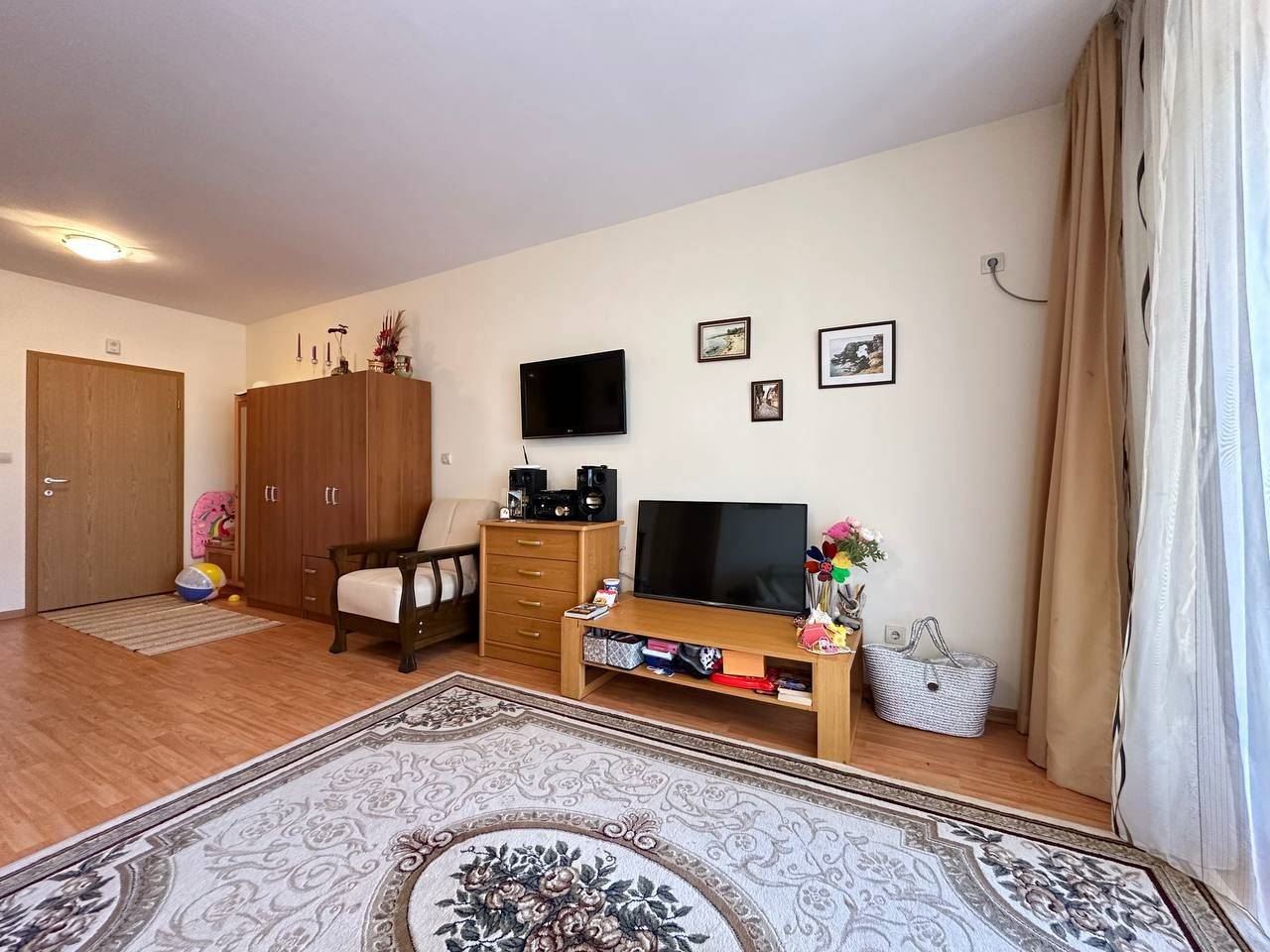 Sveti Vlas – w pełni umeblowany apartament w pierwszej linii brzegowej z prywatną plażą i atmosferą morza