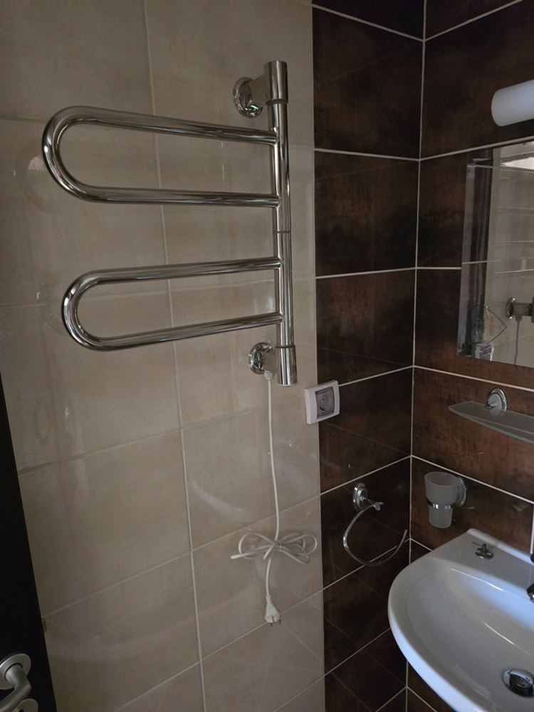 Nowe mieszkanie z jedną sypialnią w Pomorie – po remoncie, gotowe do umeblowania, z przestronnym balkonem i grillem
