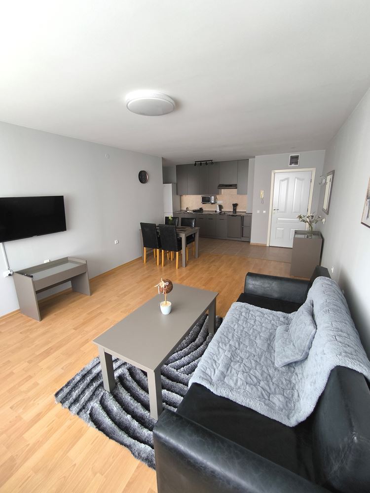 Luksusowy apartament z jedną sypialnią w pierwszej linii brzegowej w Świętym Własie