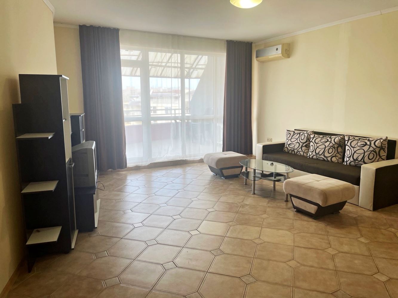Przestronny apartament z panoramicznym widokiem i dwiema sypialniami w Słonecznym Brzegu