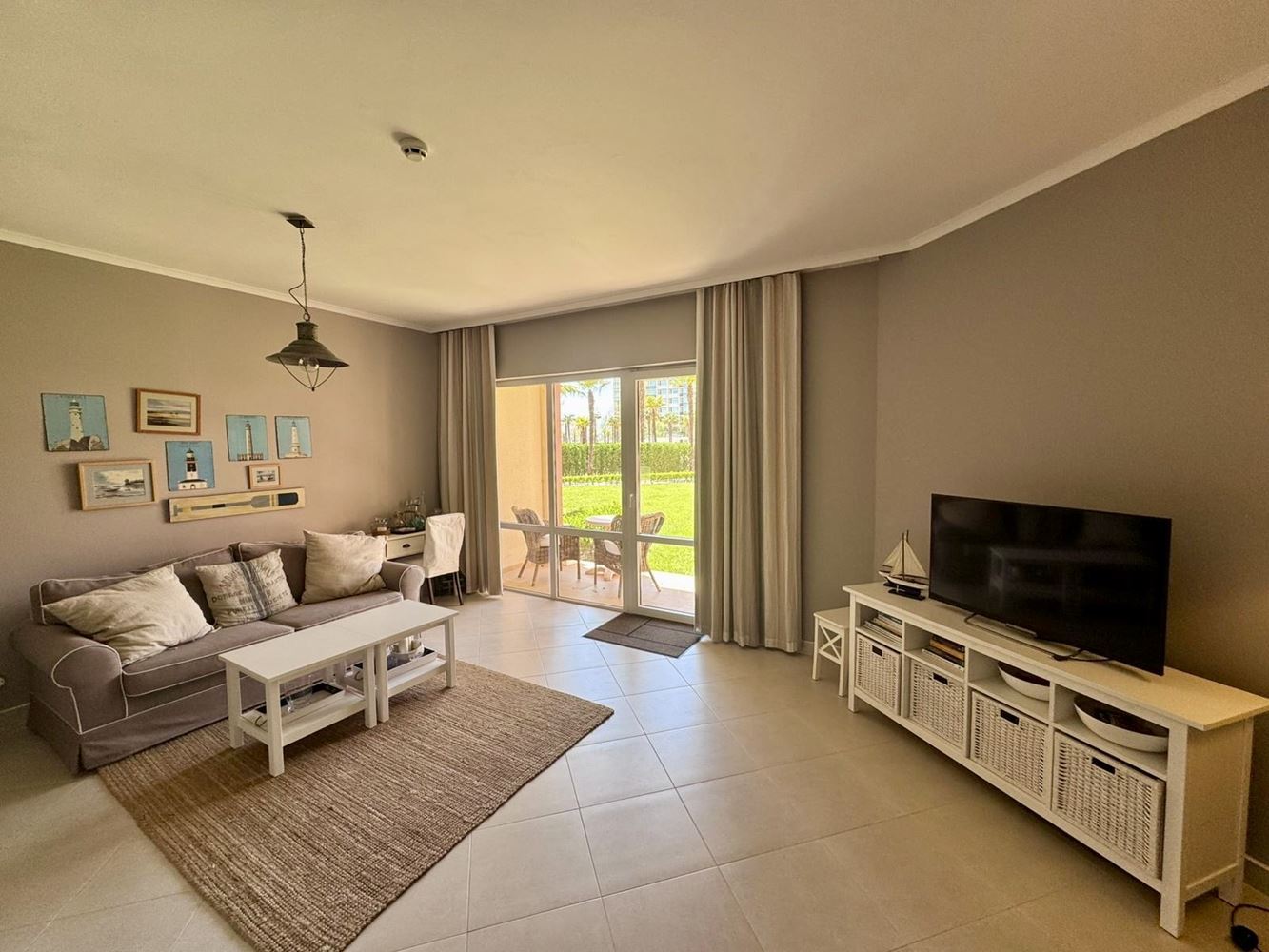  Luksusowe mieszkanie z jedną sypialnią w prestiżowym kompleksie pierwszej linii – komfort, styl i nieskończone udogodnienia