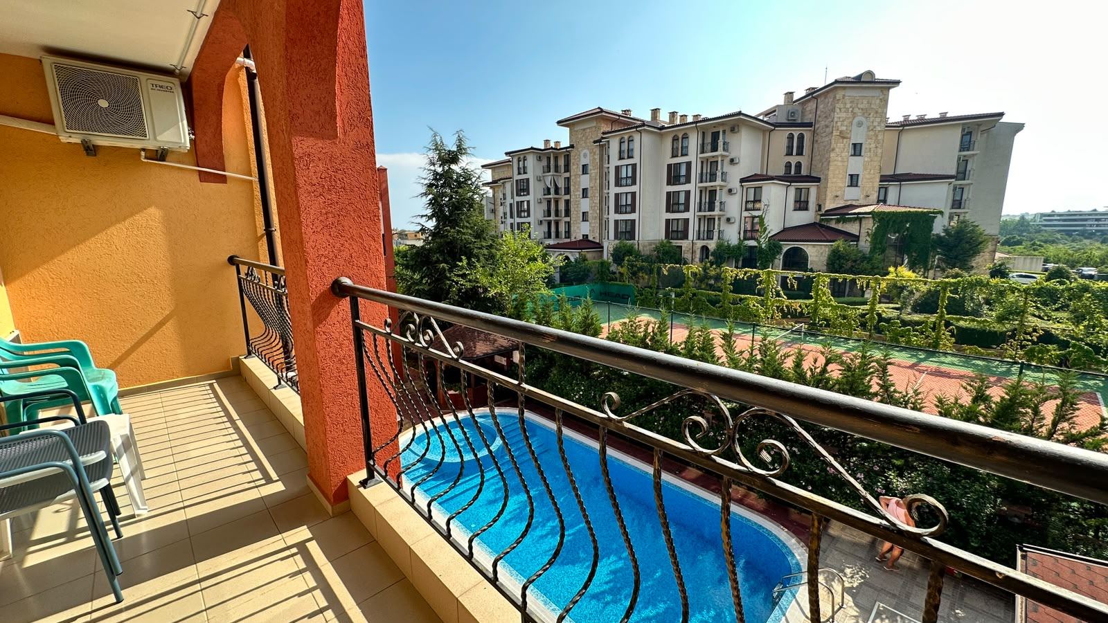 Jasny apartament z dwiema sypialniami w spokojnej części Nessebaru z niską opłatą za utrzymanie