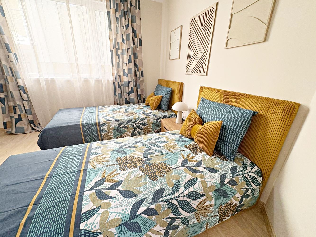 Dwa niezależne przestrzenie mieszkalne z widokiem na morze w centrum Świętego Własu – designerskie wnętrze i własne miejsce parkingowe