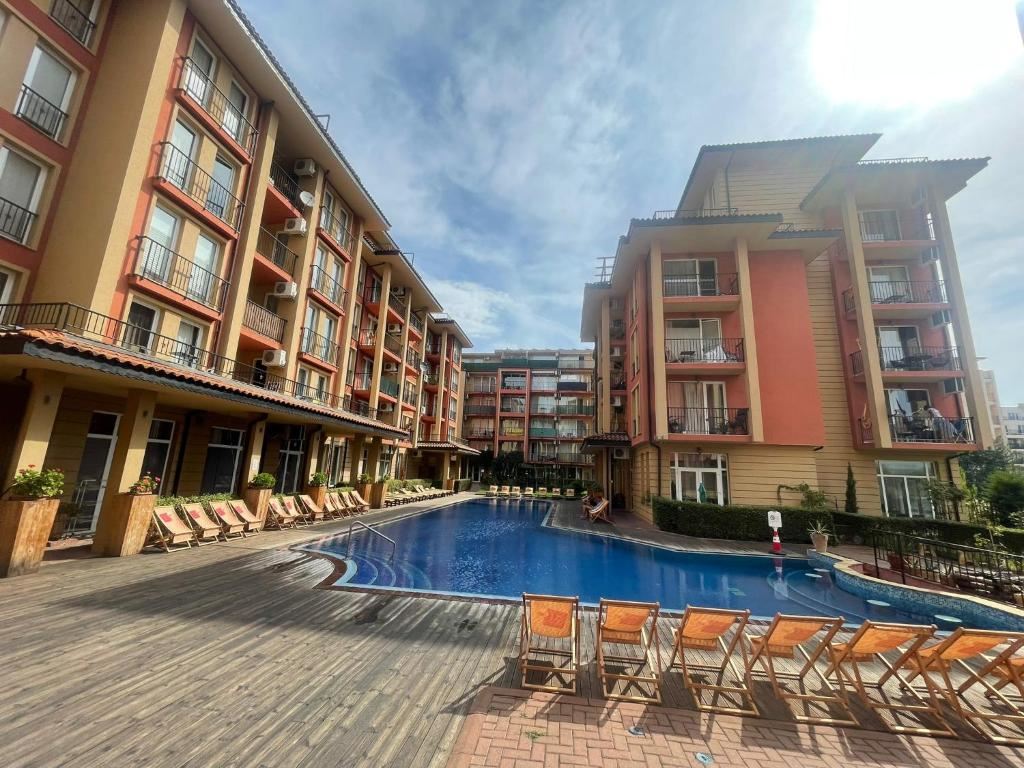 Dwupokojowy apartament w prestiżowym kompleksie w Słonecznym Brzegu – tylko 400 metrów od plaży