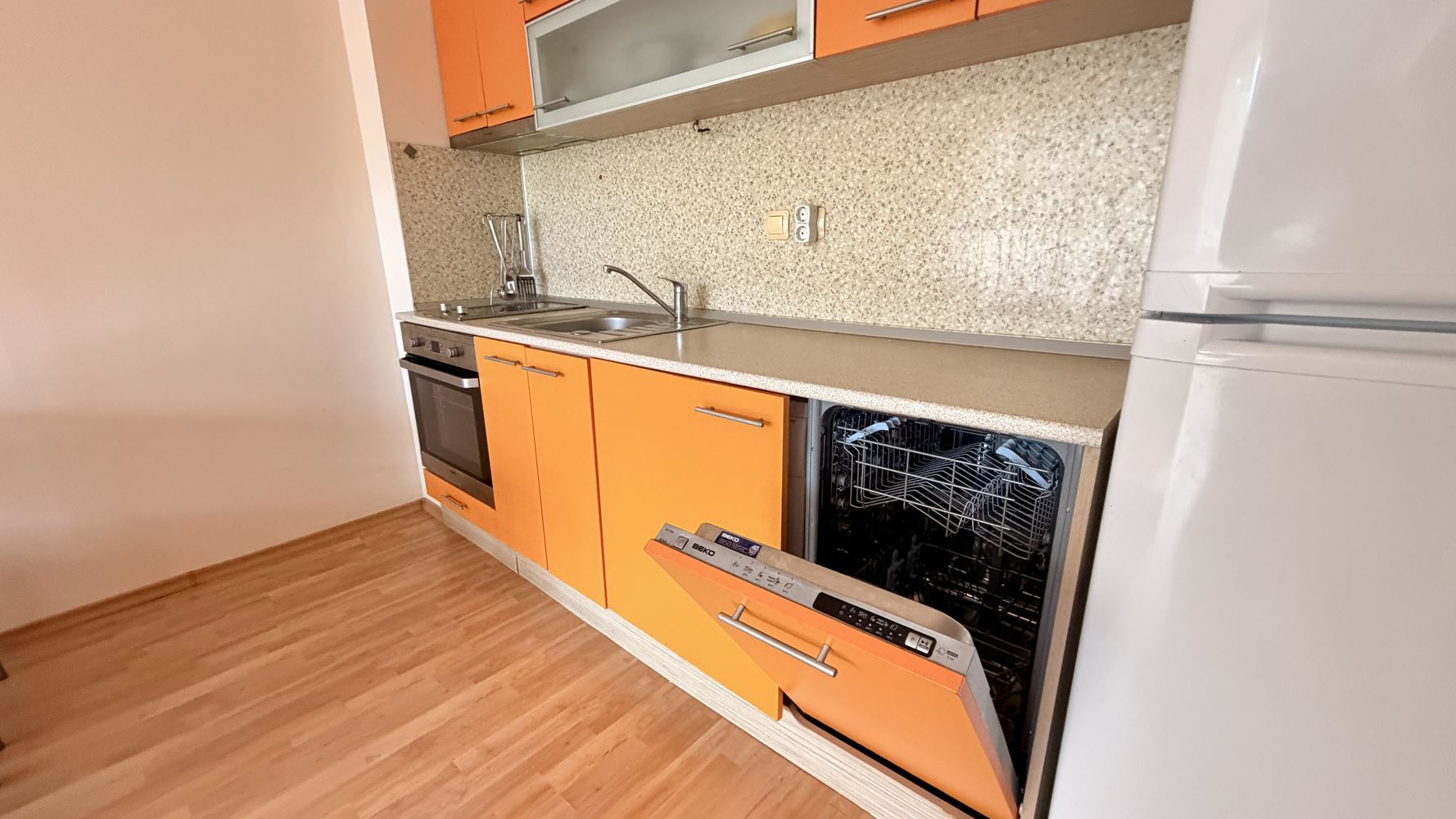 Słoneczny Brzeg: apartament z jedną sypialnią 300 metrów od plaży – komfort, jakość i doskonała inwestycja