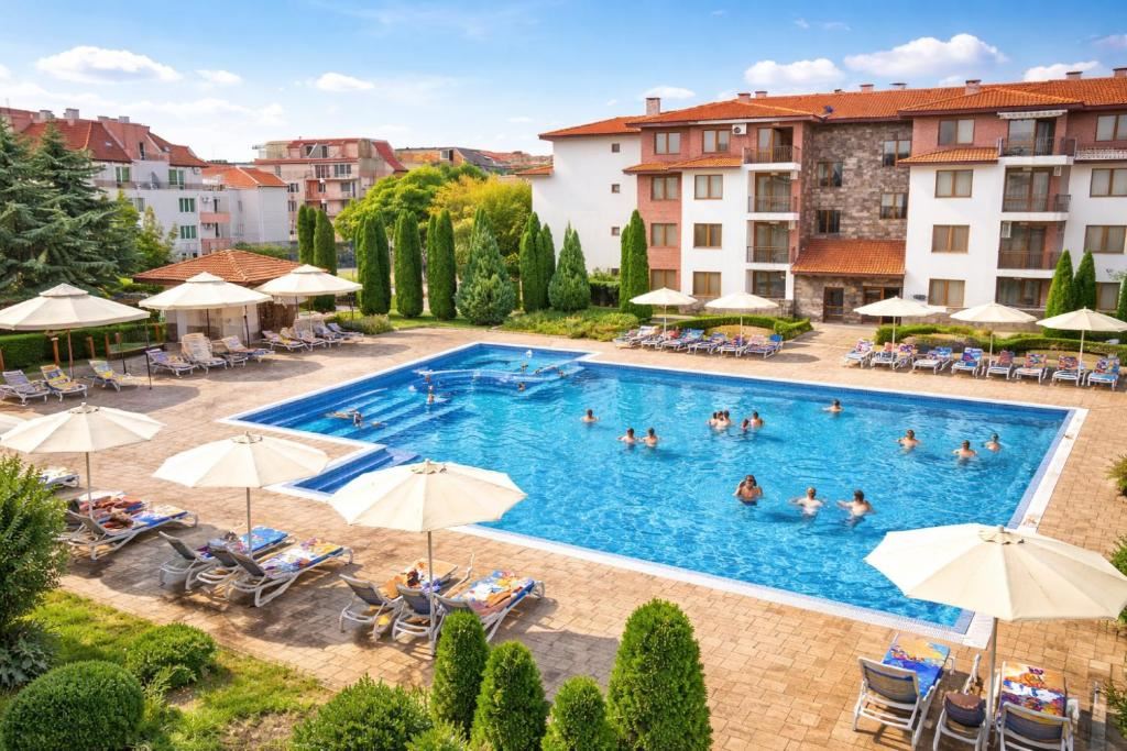 Przestronny apartament z dwiema sypialniami w Nesebyrze – dwa tarasy i możliwość wydzielenia trzeciej sypialni