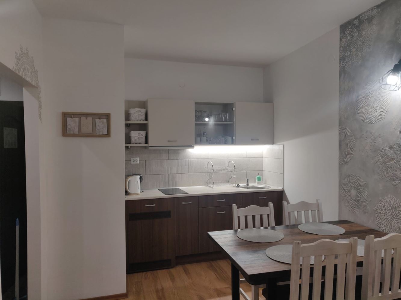 Przestronny apartament z jedną sypialnią i częściowym widokiem na morze – Słoneczny Brzeg, 100 m od plaży
