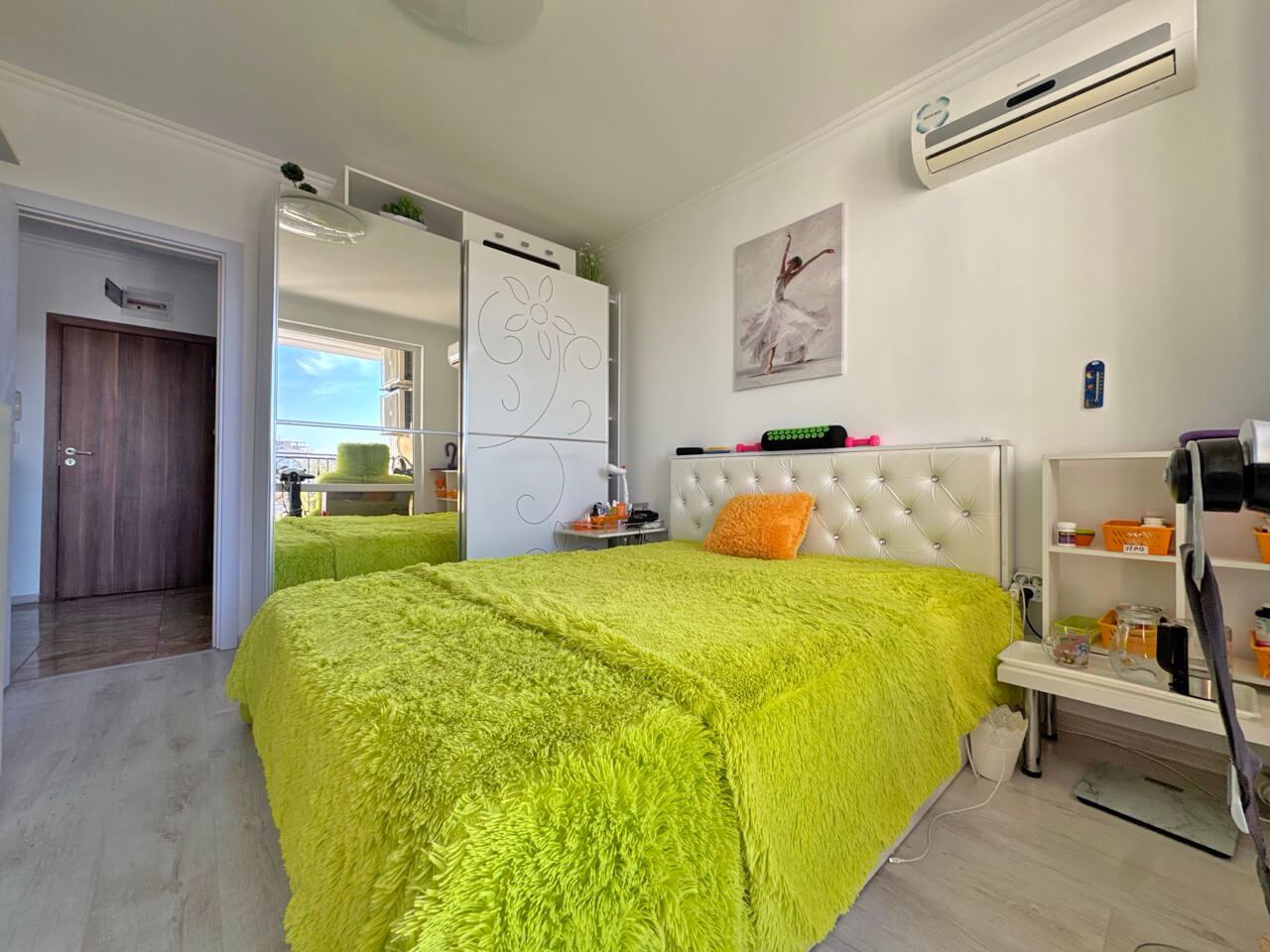 Przestronne umeblowane studio w Sveti Vlas – 200 metrów od plaży, z luksusowym centrum SPA i doskonałymi udogodnieniami