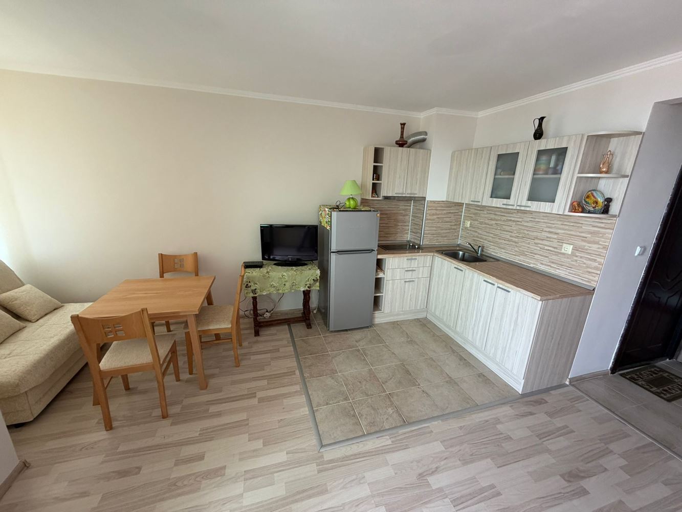 Święty Włas: wyjątkowo przestronne studio z panoramicznym widokiem na morze