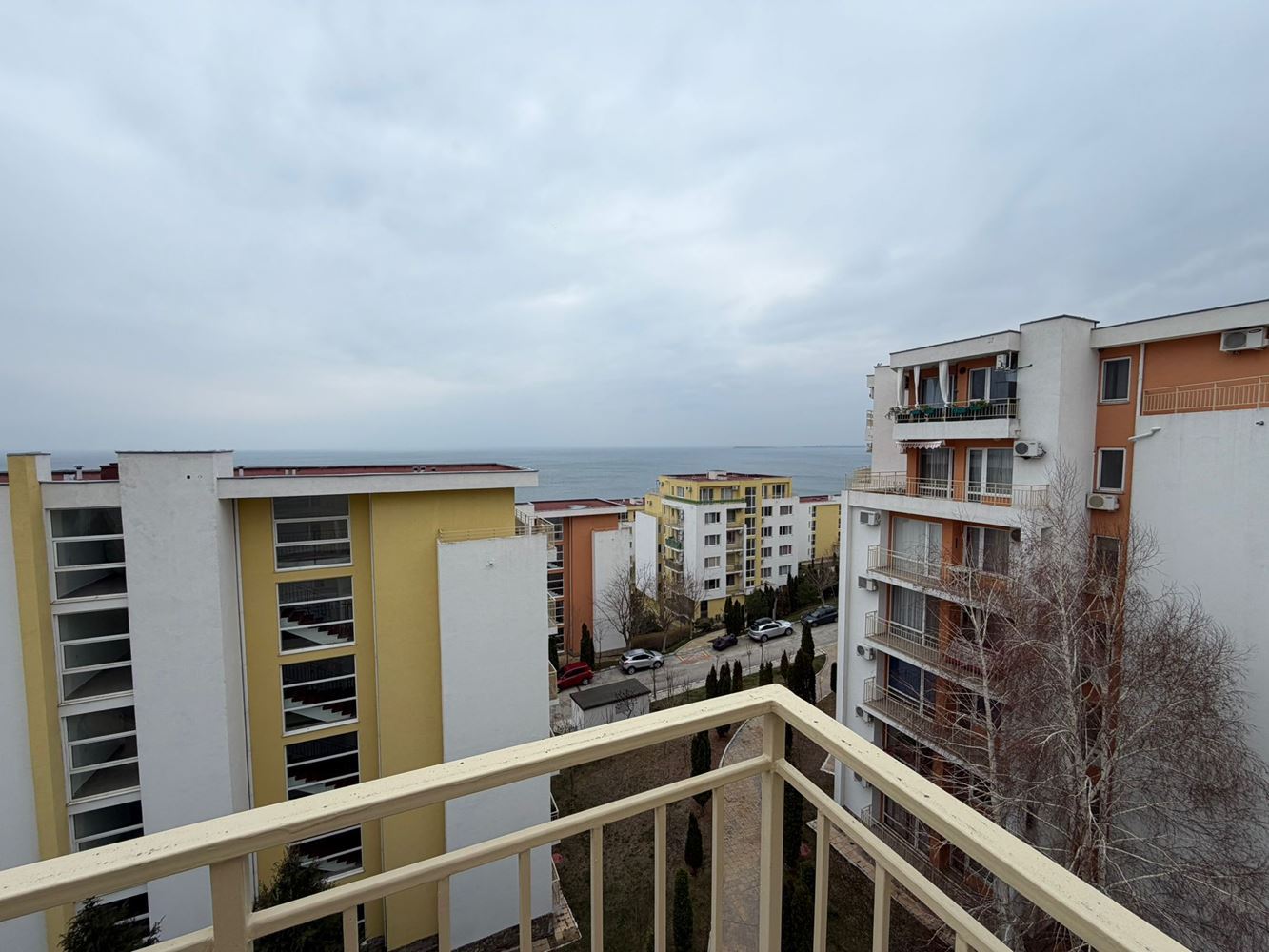 Panoramiczne studio z widokiem na morze w Świętym Własie – imponująca lokalizacja, rozległy kompleks i inwestycja wysokiej klasy