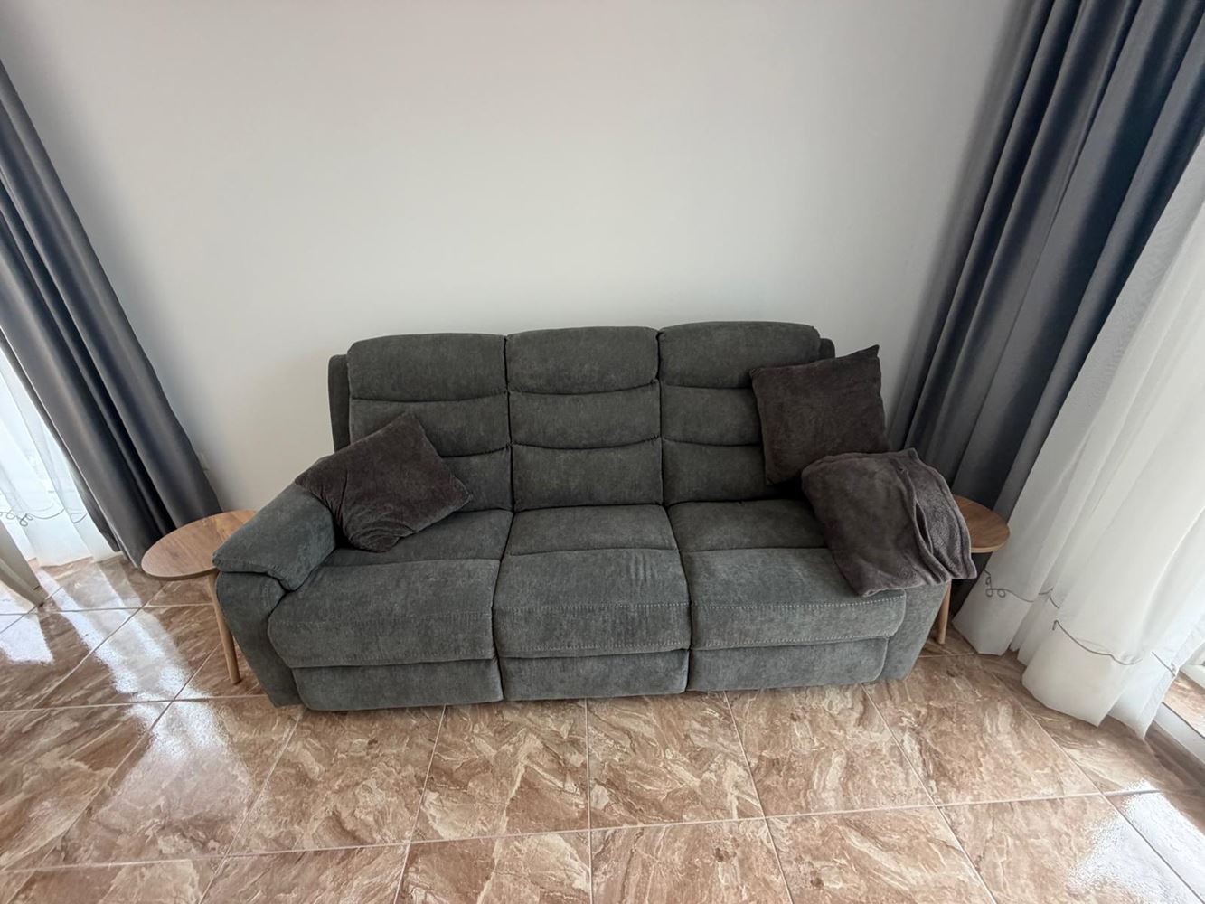 Apartament z 2 sypialniami w nowoczesnym kompleksie z pięknym otoczeniem zieleni w Rawdzie