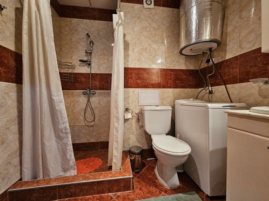 Apartament z jedną sypialnią na pierwszej linii morza w strzeżonym kompleksie w Elenite