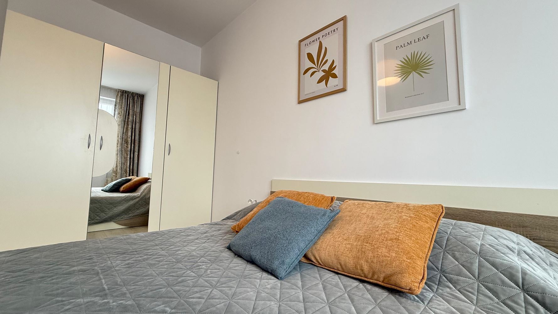 Przestronne i nowoczesne mieszkanie z jedną sypialnią z pełnym wyposażeniem w Pomorie