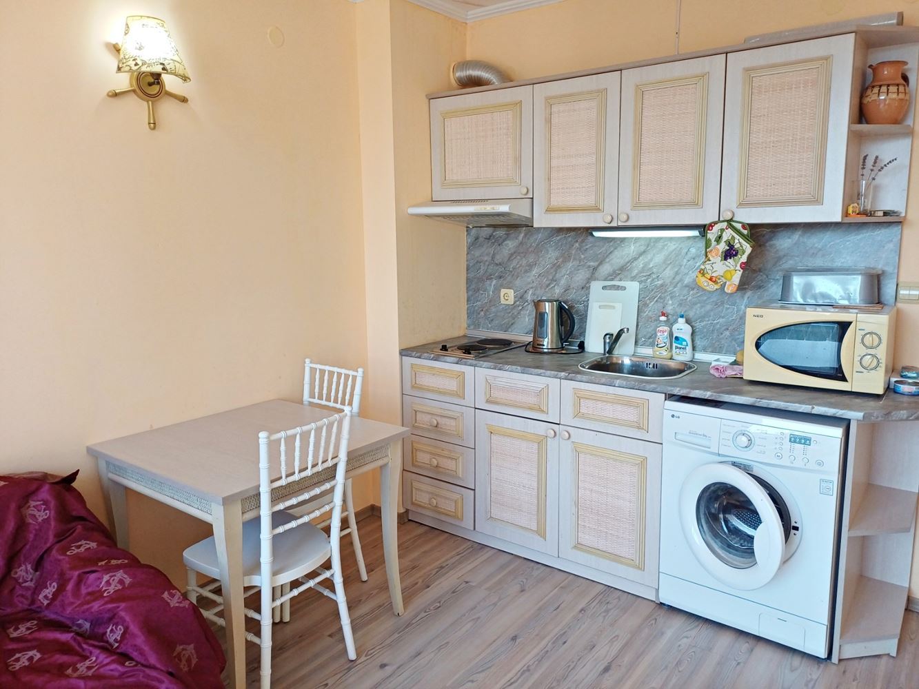 Elegancki apartament z jedną sypialnią 100 metrów od plaży w prestiżowym kompleksie w Słonecznym Brzegu
