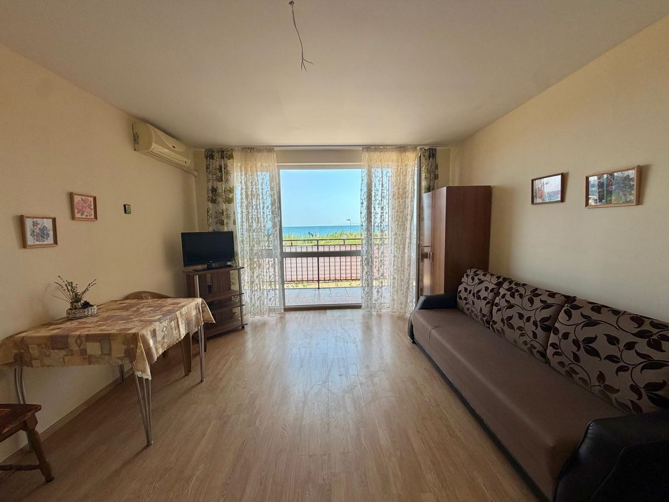 Umeblowane studio z panoramicznym widokiem na morze w Rawdzie, zaledwie 50 metrów od morza