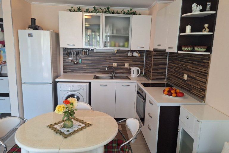 Przytulny apartament z jedną sypialnią 200 metrów od plaży w Rawdzie – komfort i spokój w doskonałej nieruchomości nad morzem