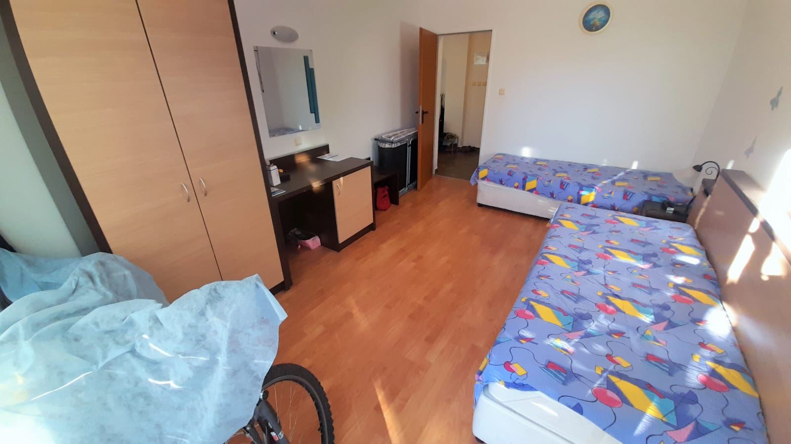 Komfortowy apartament z jedną sypialnią w całorocznym kompleksie z parkingiem w dzielnicy Sarafowo