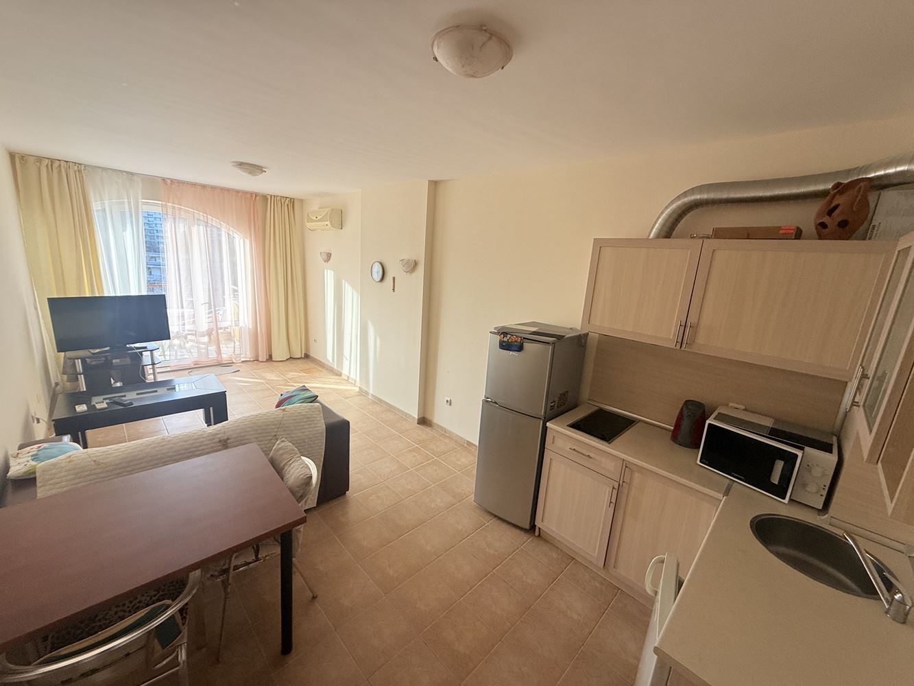 Apartament z jedną sypialnią w pierwszej linii w Rawdzie – widok na morze, przytulność i wszystko, czego potrzeba do idealnego wypoczynku