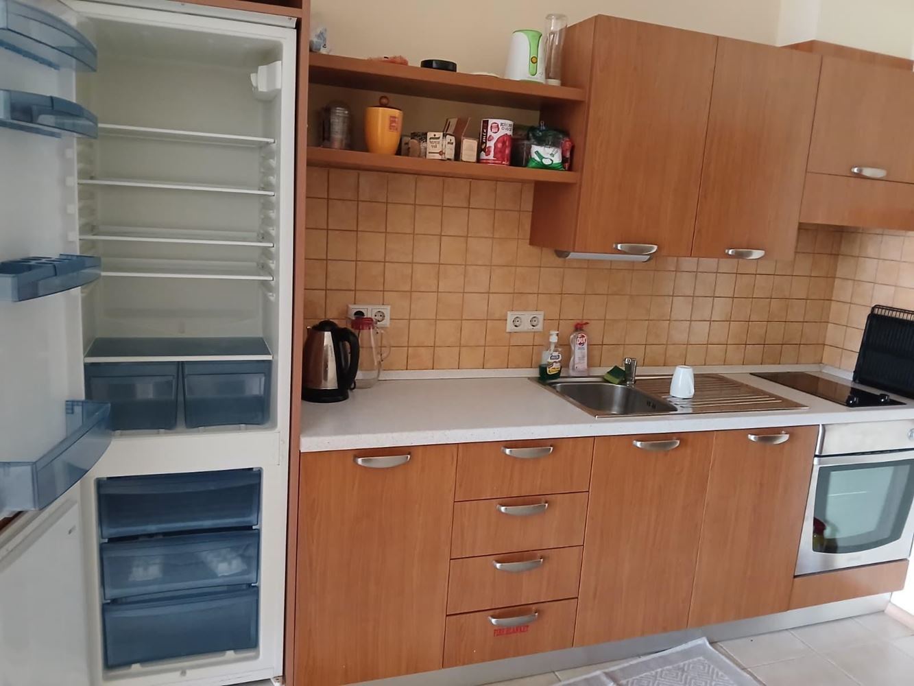 Atrakcyjny apartament z jedną sypialnią przy samej plaży w Pomorie – komfort, baseny i strefa SPA