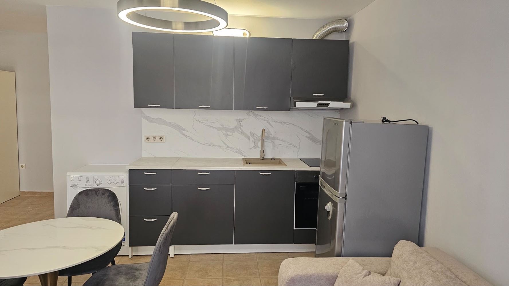 Styl i spokój przy basenie – przestronne studio w Słonecznym Brzegu
