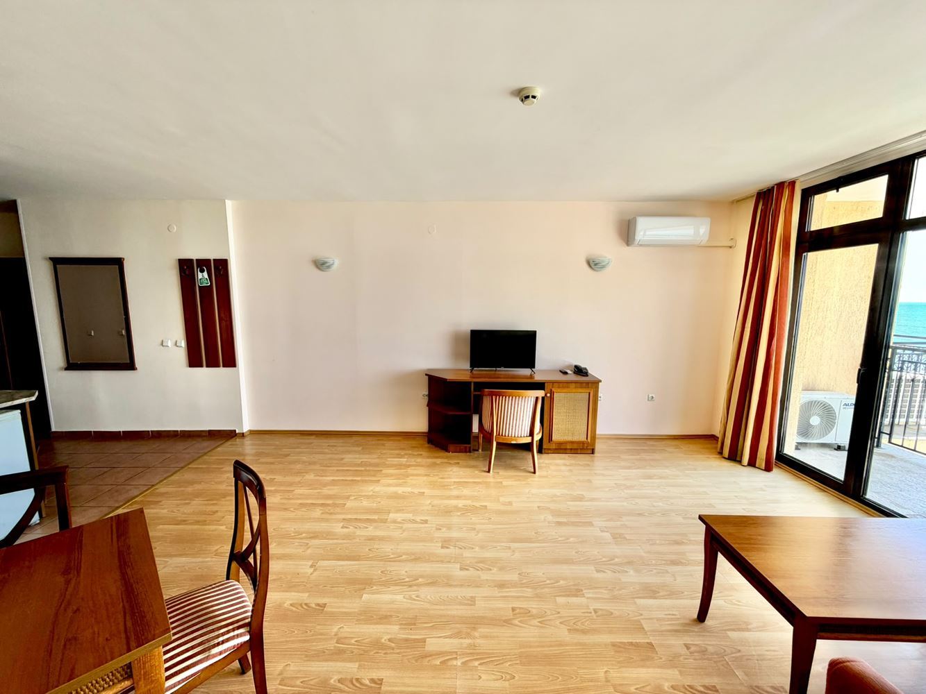 Apartament z jedną sypialnią z panoramicznym widokiem na morze w pierwszej linii brzegowej w Świętym Własie