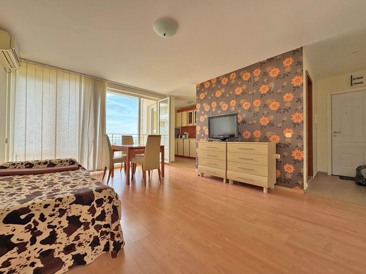 Apartament z jedną sypialnią z widokiem na morze i basen w prestiżowym kompleksie w Sveti Vlas
