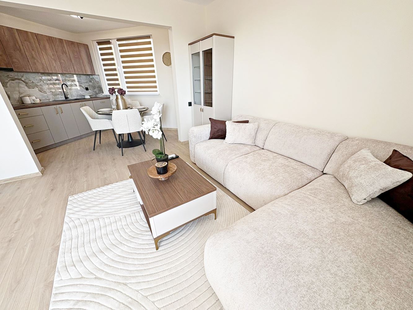 Dwa niezależne przestrzenie mieszkalne z widokiem na morze w centrum Świętego Własu – designerskie wnętrze i własne miejsce parkingowe