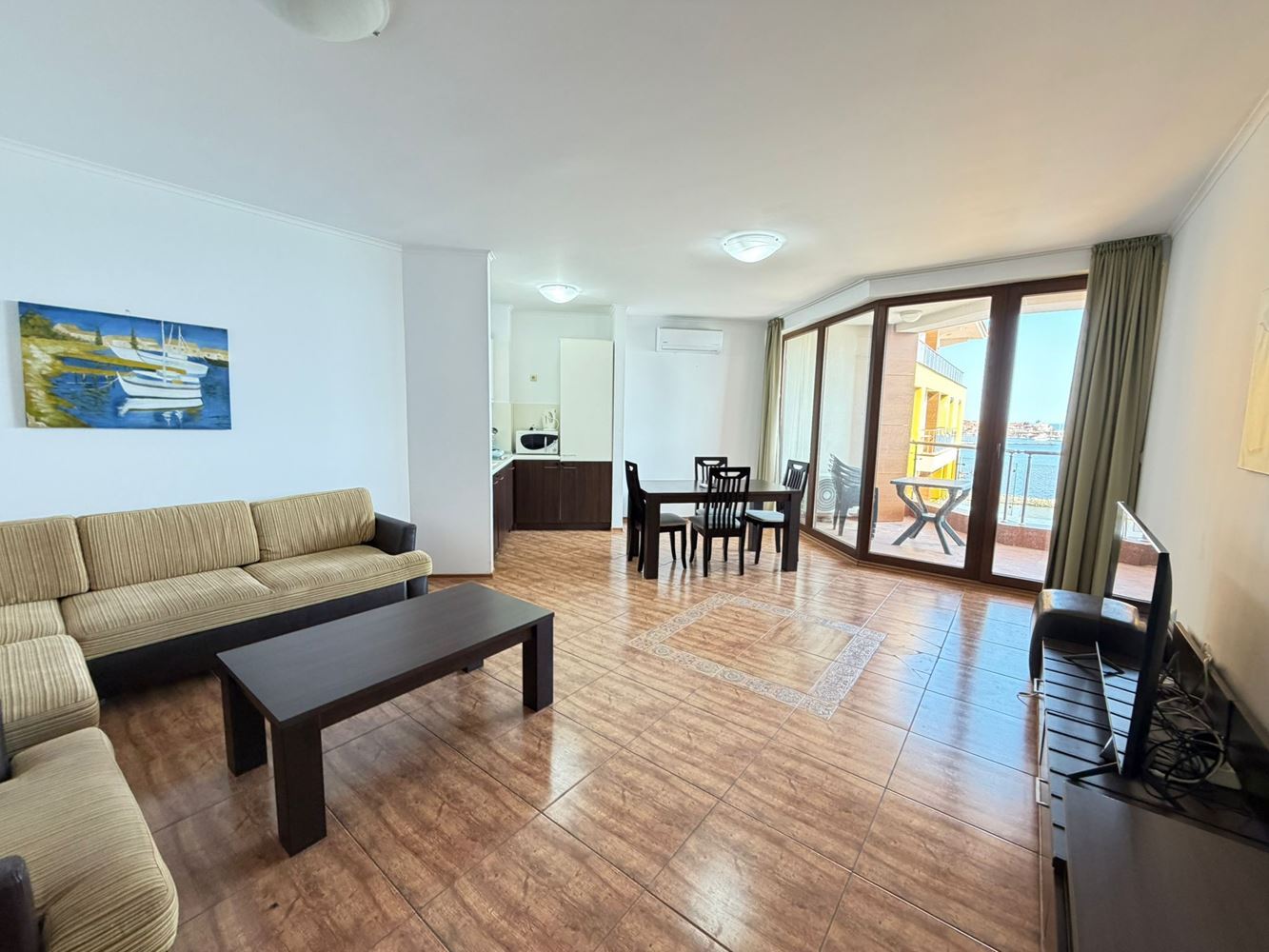 Apartament z dwiema sypialniami i bezpośrednim widokiem na morze, w pierwszej linii brzegowej w Nessebarze
