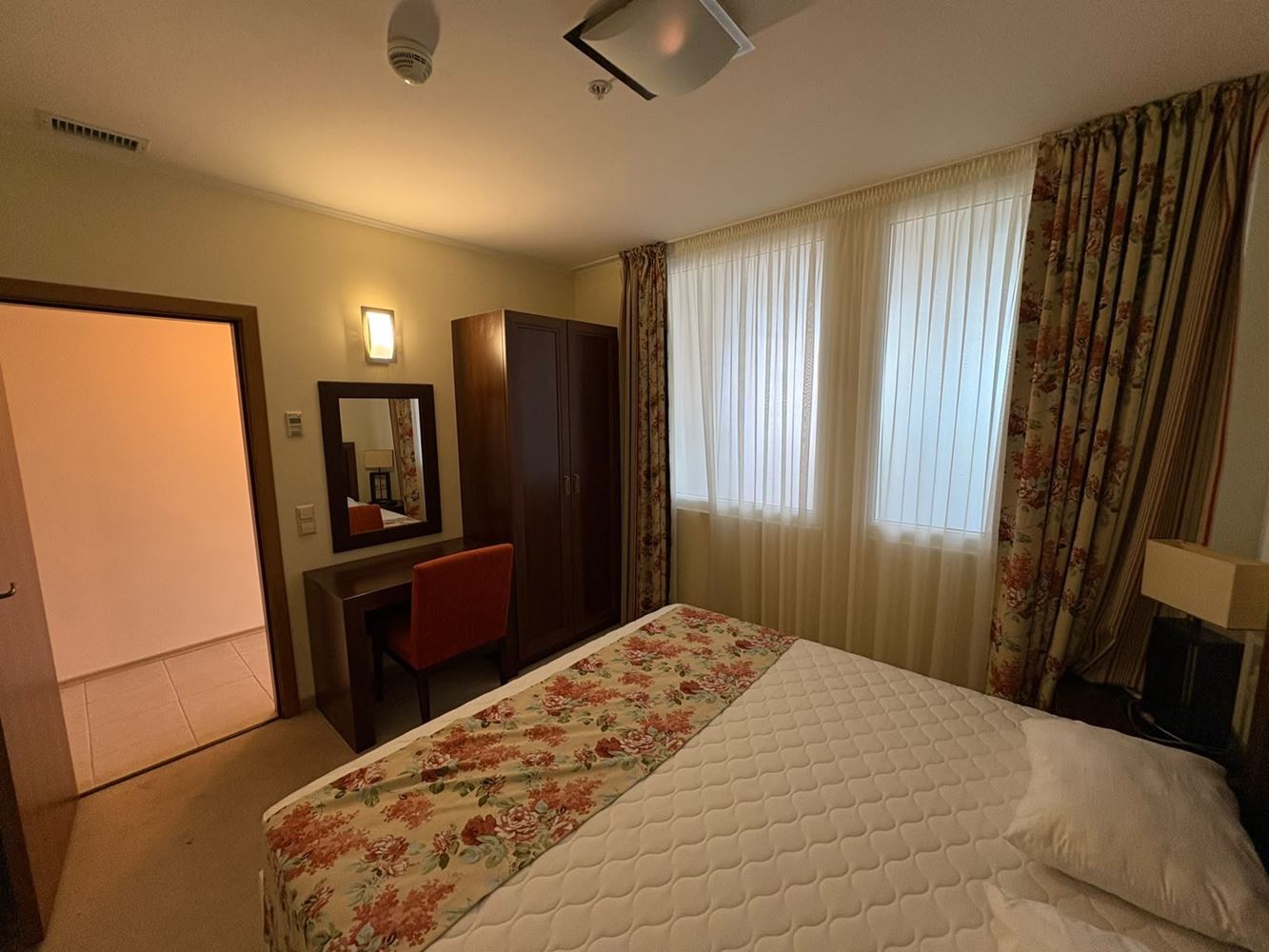 Luksusowy apartament z jedną sypialnią z widokiem na morze w pierwszej linii w Pomorie – prestiżowa nieruchomość z wyjątkowymi udogodnieniami