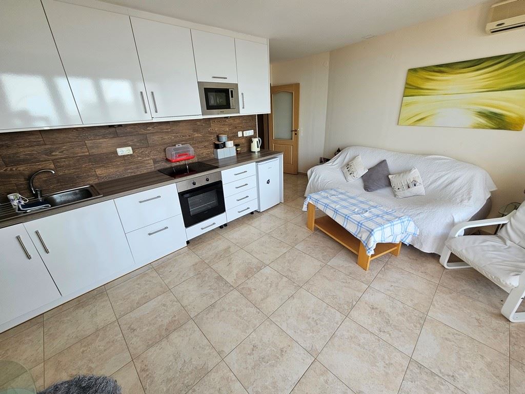 Panoramiczny apartament z dwiema sypialniami kilka metrów od plaży w Elenite z niesamowitym widokiem na zatokę