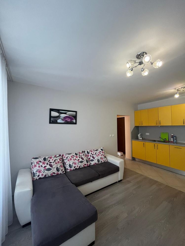 Przestronny apartament z dwiema sypialniami, panoramicznym tarasem i widokiem na morze w sercu Pomorie