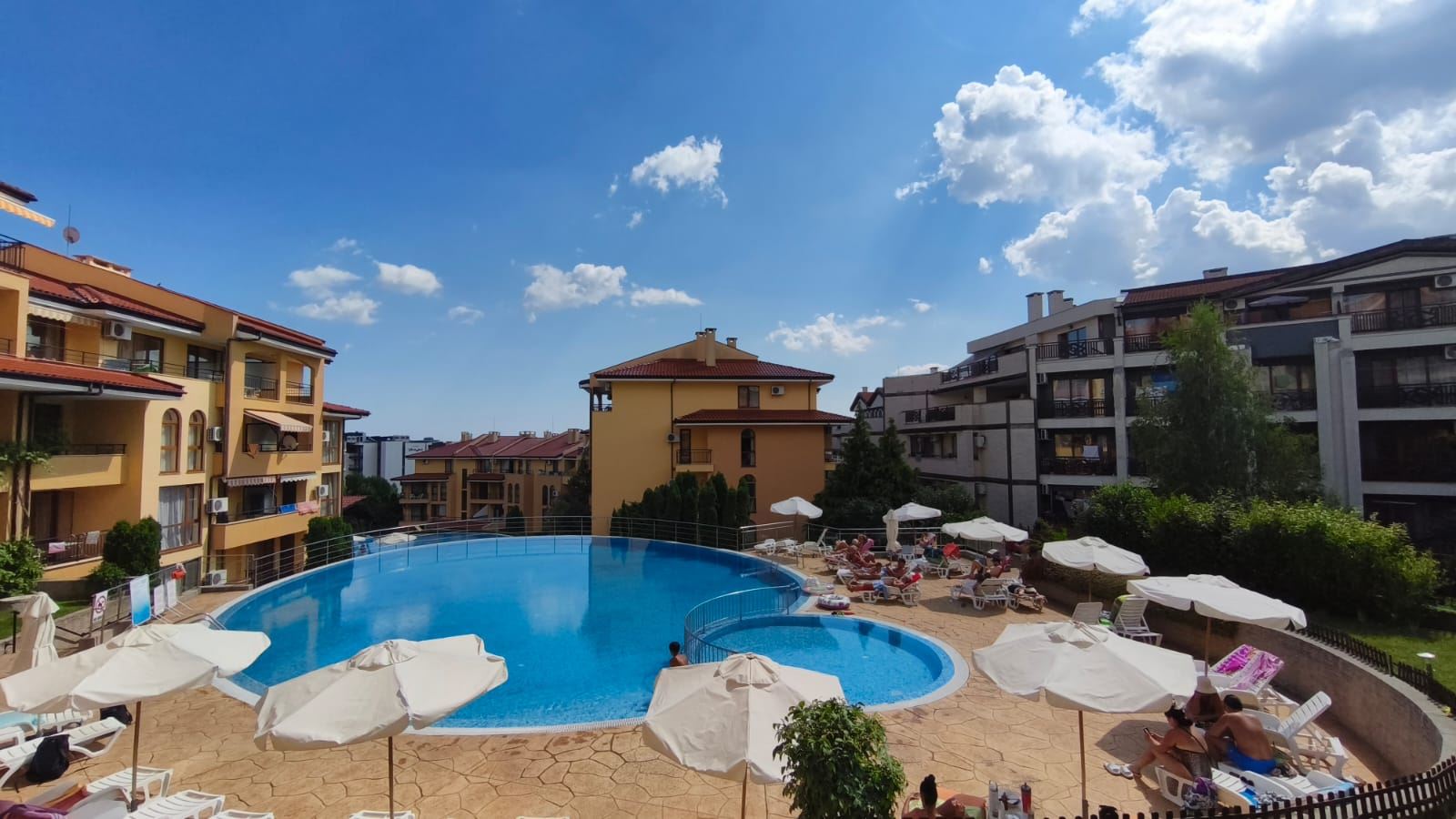 Przestronny apartament z dwiema sypialniami i widokiem na morze w Sveti Vlas, 200 metrów od plaży