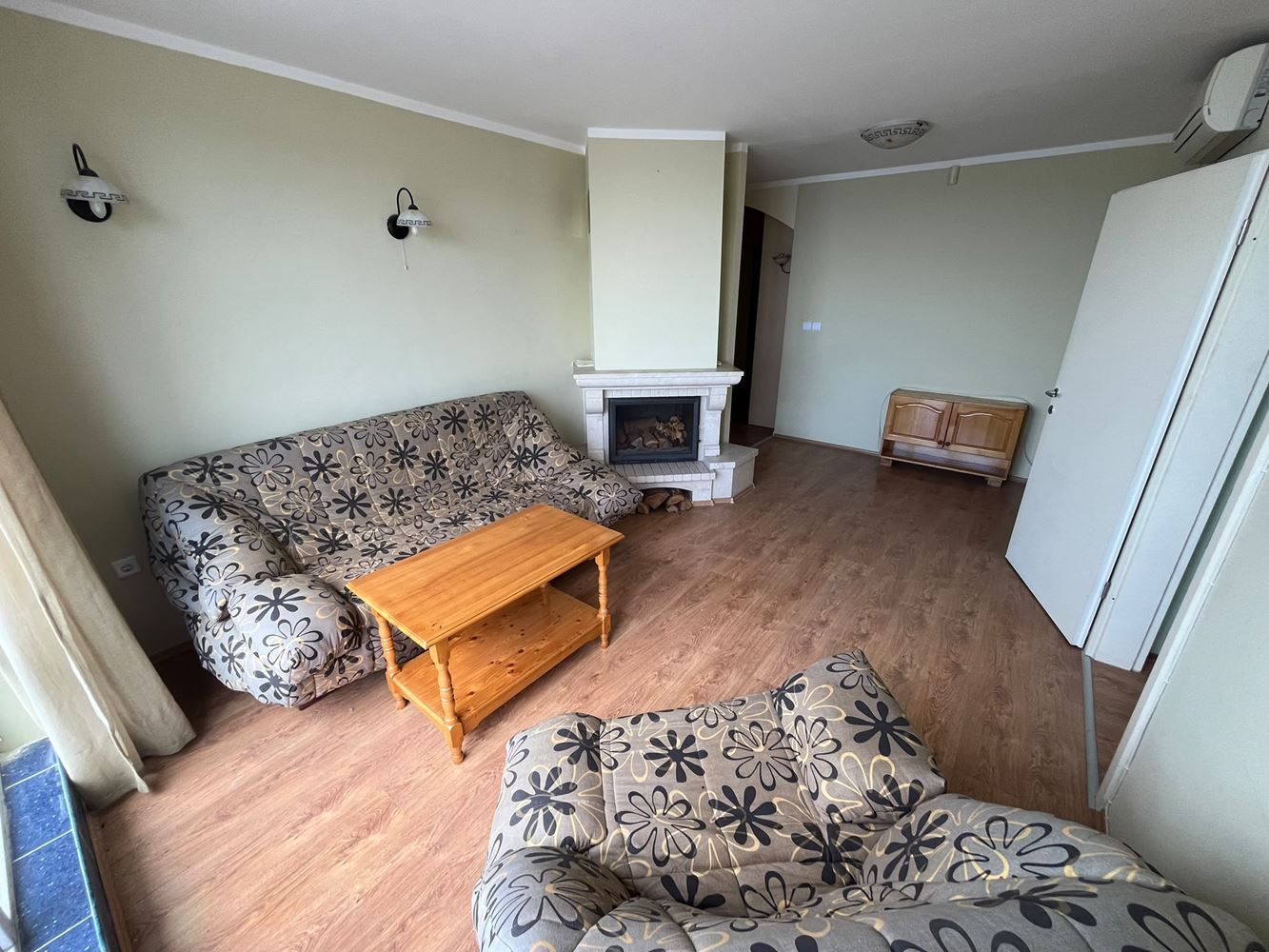 Apartament z dwiema sypialniami w pierwszej linii brzegowej w Pomorie z imponującą panoramą morza