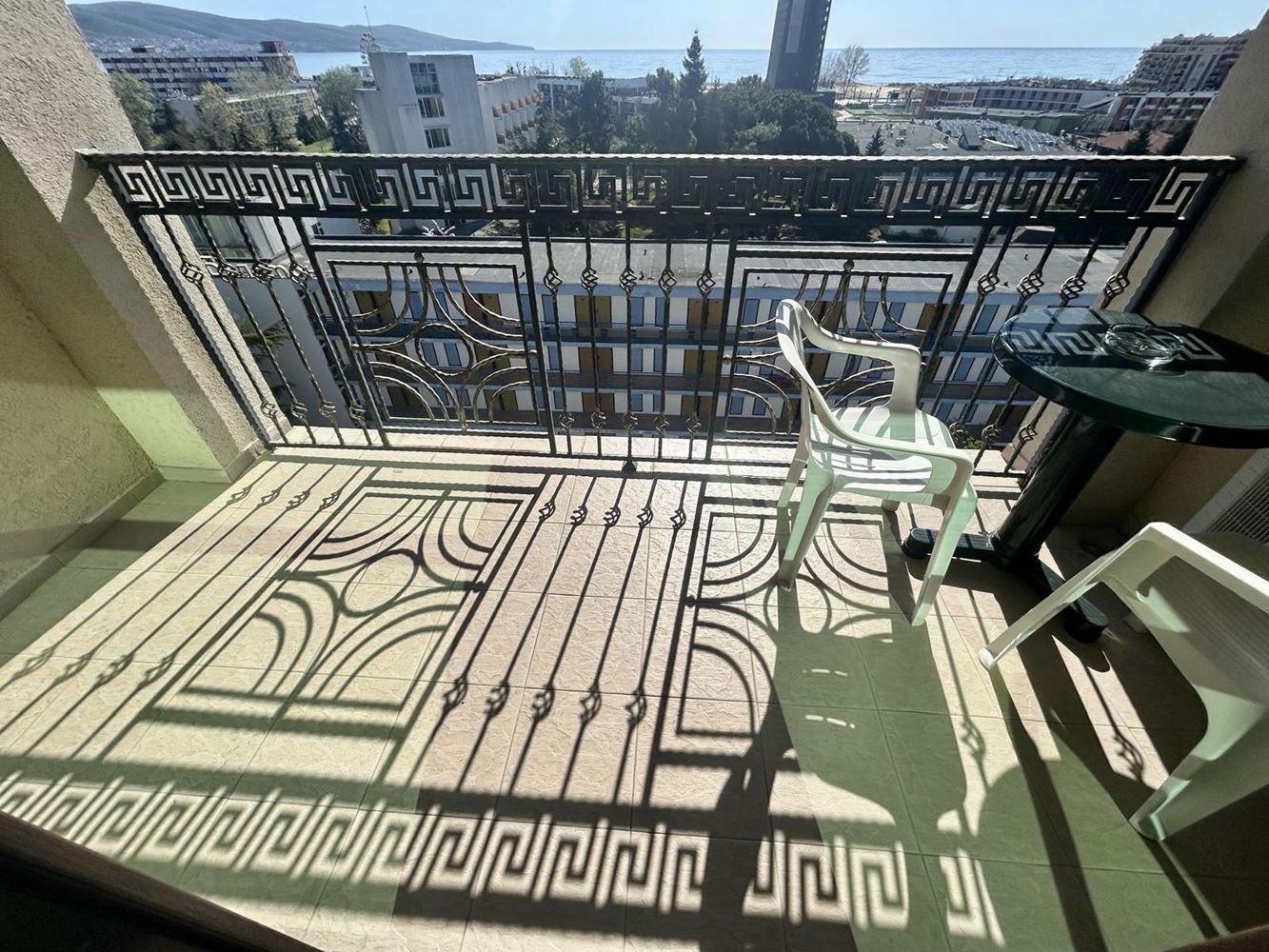 Słoneczny Brzeg – przestronne studio z widokiem na morze, tylko 200 m od plaży