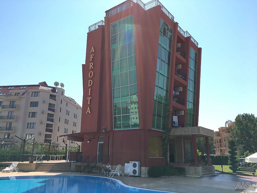 Nowoczesne mieszkanie dwupokojowe (z jedną sypialnią) w Sunny Beach – styl, komfort i gotowe do zamieszkania  