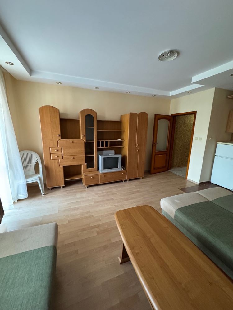 Przestronne studio z widokiem na basen w Słonecznym Brzegu – prąd na taryfie gospodarstwa domowego i doskonała infrastruktura