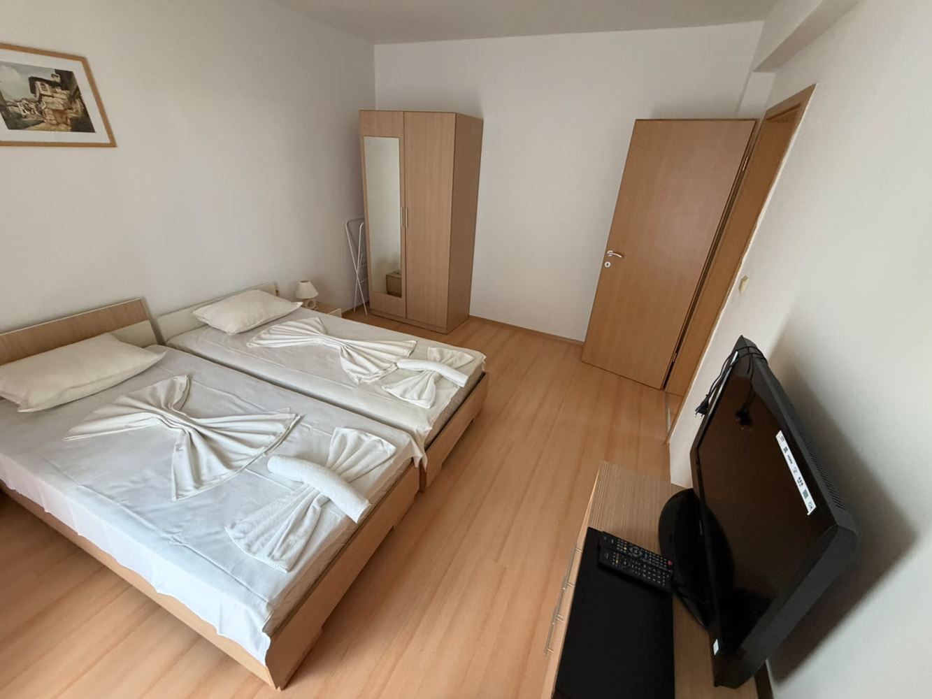 Przestronny apartament z dwiema sypialniami z widokiem na morze i góry w pięknym zamkniętym kompleksie nad morzem