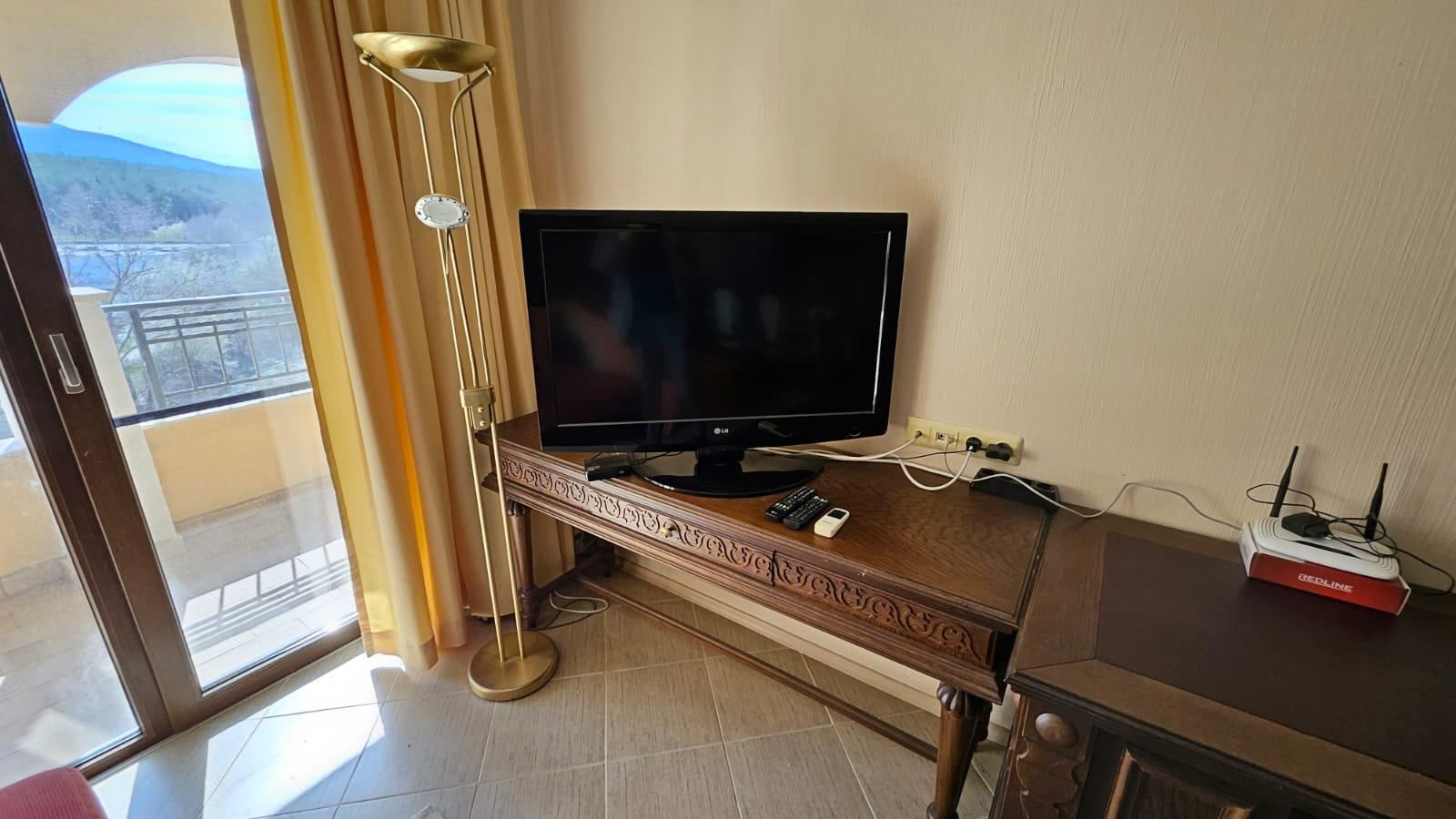 Przestronne mieszkanie z jedną sypialnią na pierwszej linii morza w Carewie z pełnym umeblowaniem