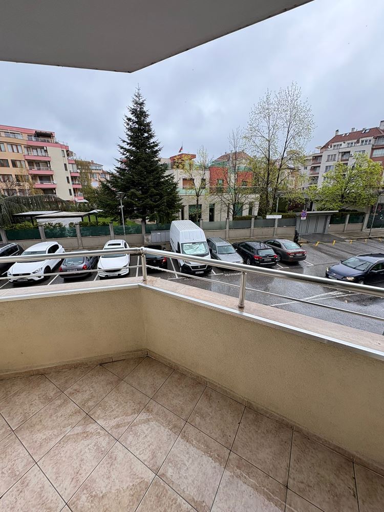  Przestronna, w pełni umeblowana kawalerka w Pomorie – ekspozycja wschodnia i doskonała lokalizacja 400 m od morza