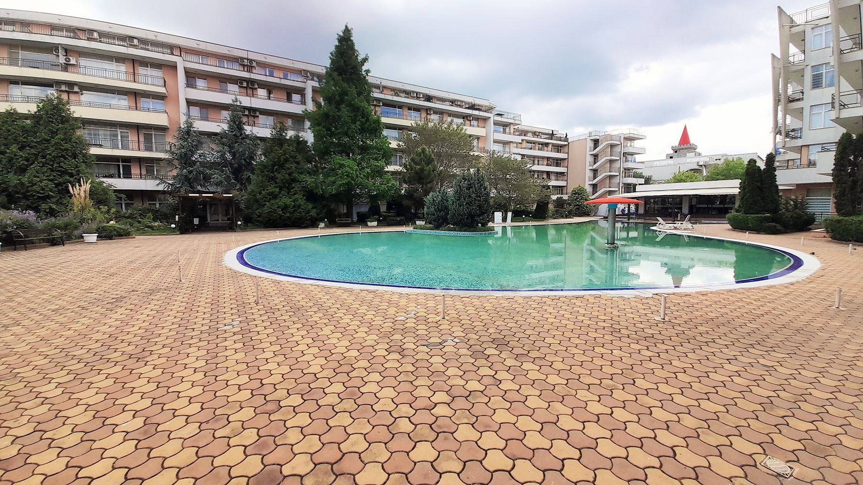 Dwupokojowy apartament w Słonecznym Brzegu z bogatą infrastrukturą i doskonałą lokalizacją