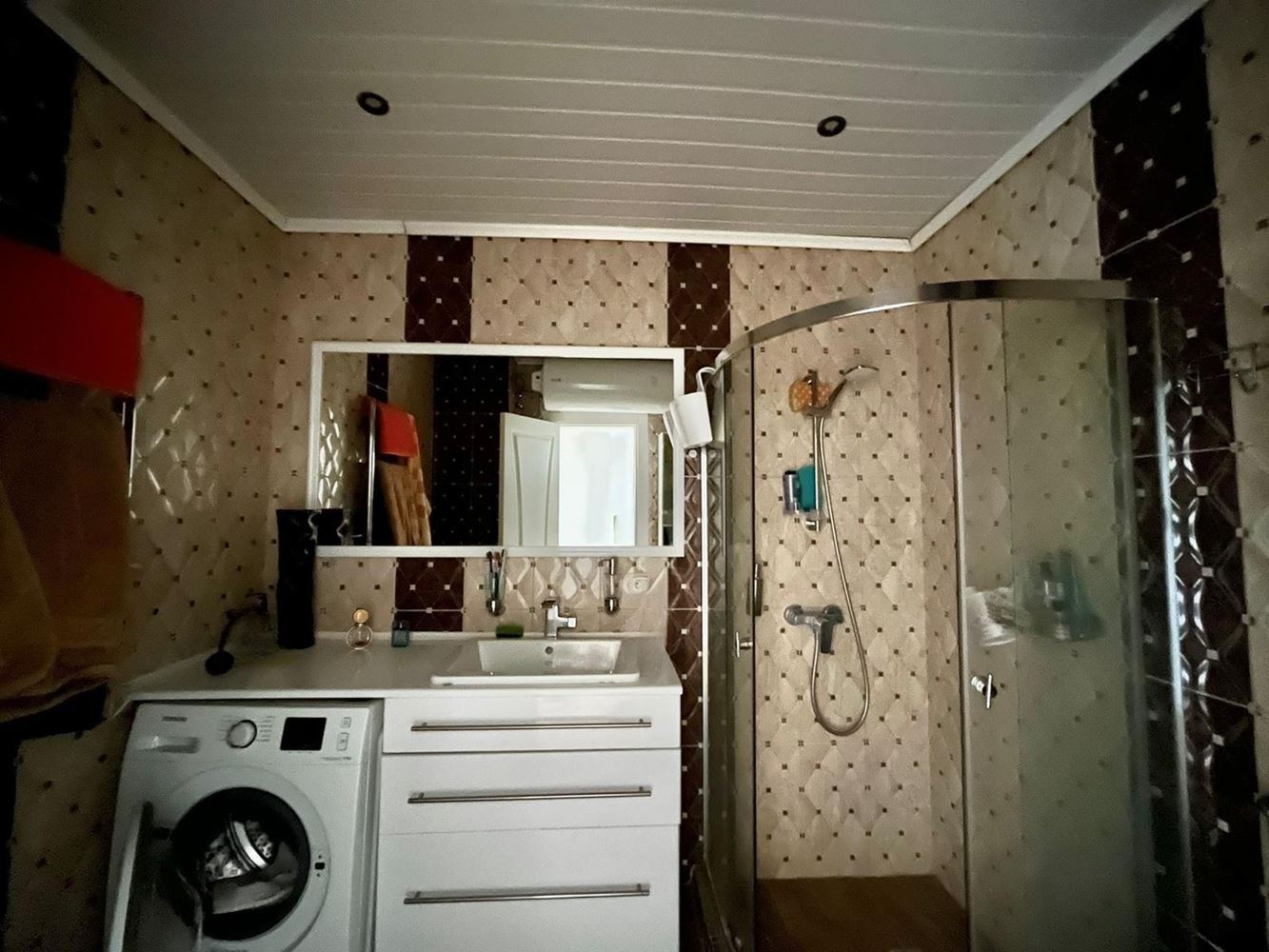 Przestronny apartament z dwiema sypialniami i widokiem na morze w Rawdzie