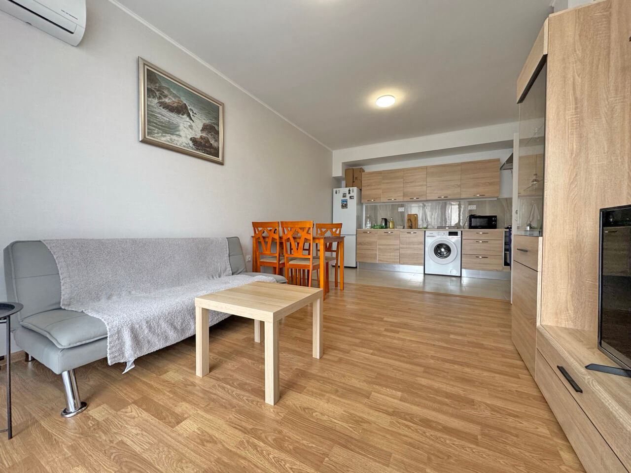 Umeblowany apartament z jedną sypialnią w nowym kompleksie w Aheloj – spokój, zieleń i komfort nad morzem