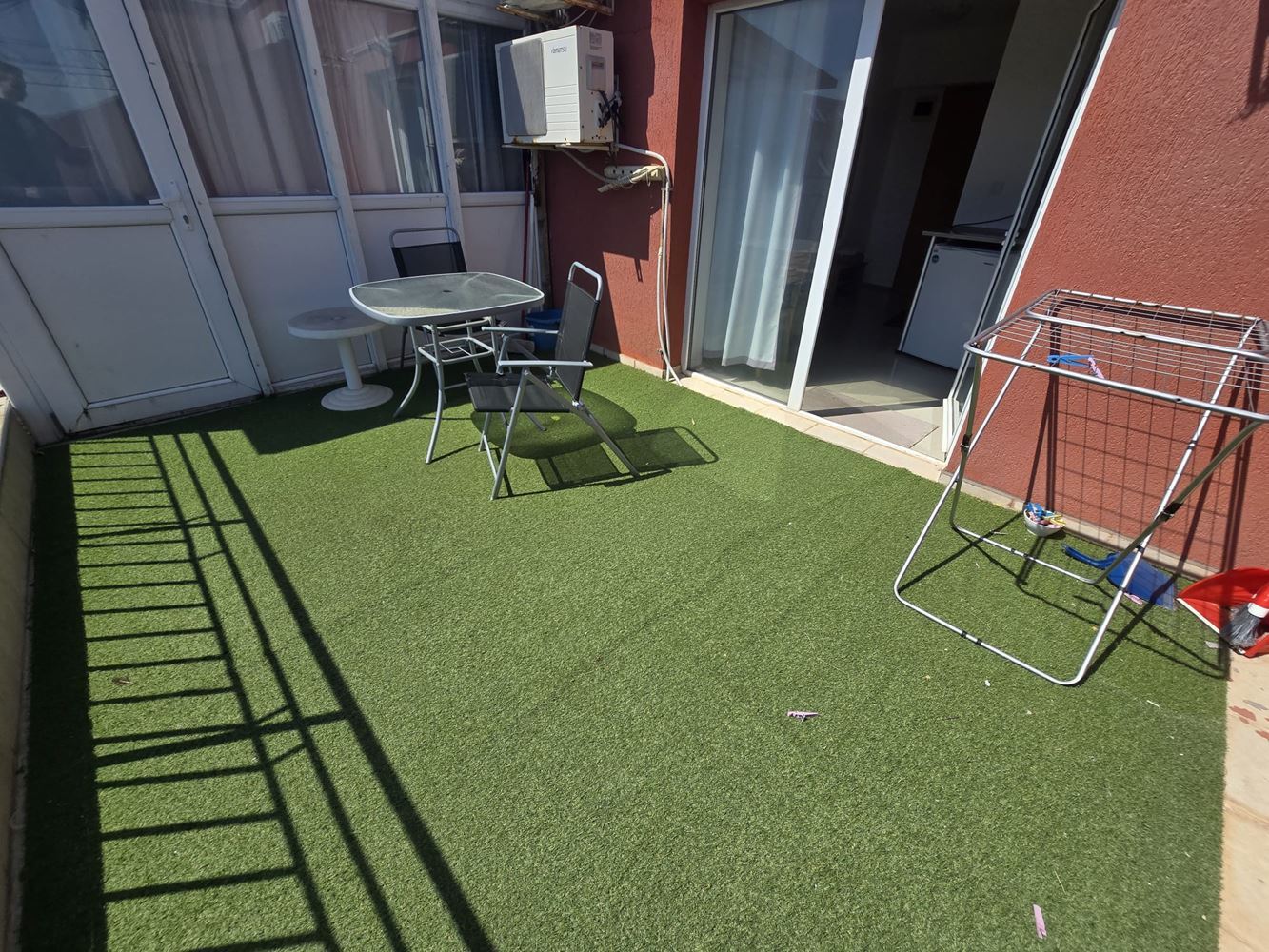 Nowoczesne mieszkanie dwupokojowe (z jedną sypialnią) w Sunny Beach – styl, komfort i gotowe do zamieszkania  