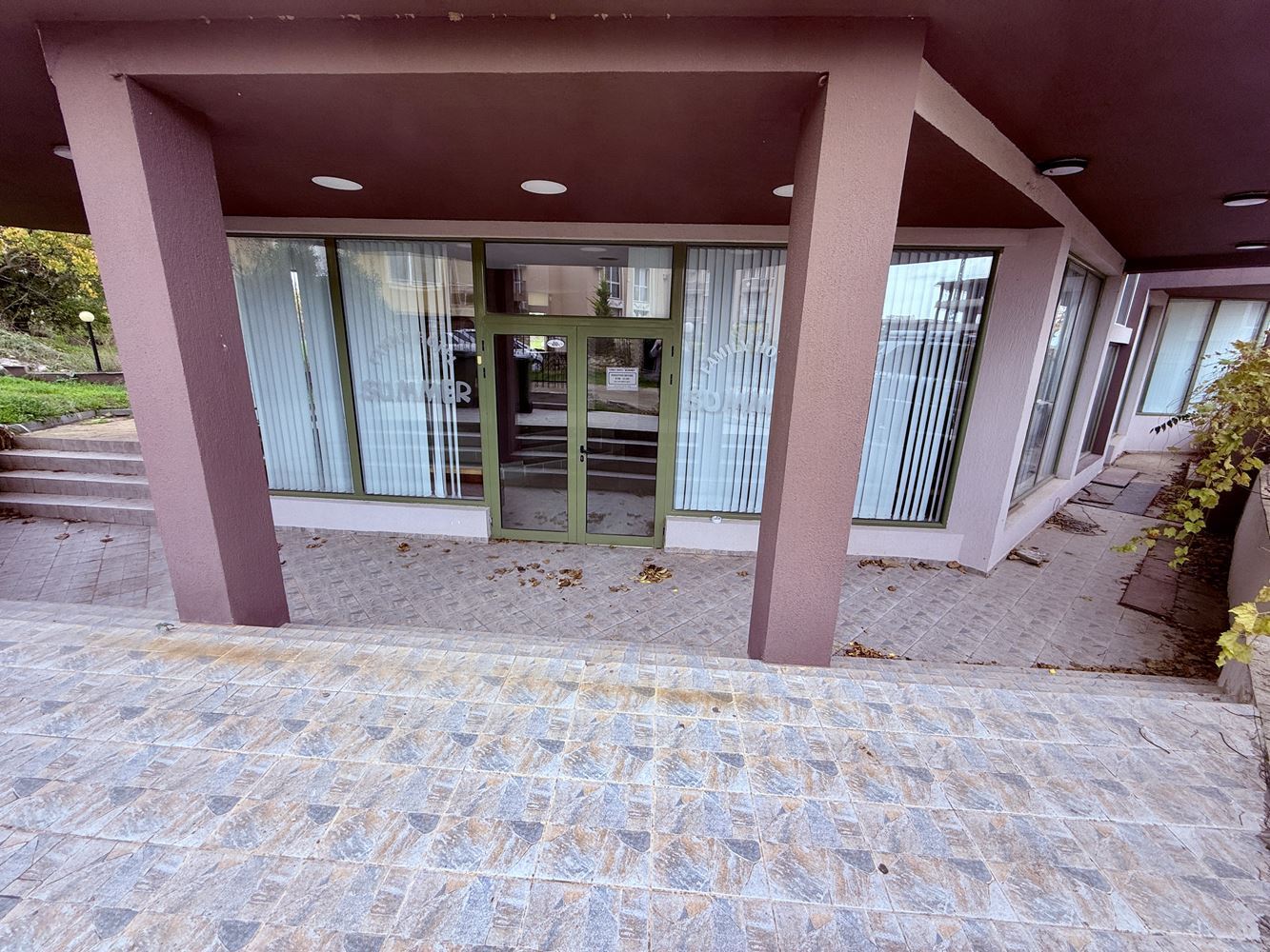 Przestronne mieszkanie z jedną sypialnią w cichej i atrakcyjnej lokalizacji w Ravdzie