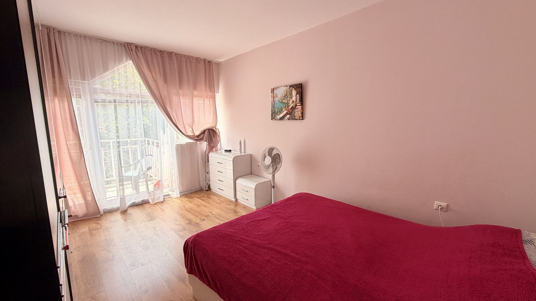 Apartament z jedną sypialnią w Słonecznym Brzegu – spokój, zieleń i komfort w sercu kurortu