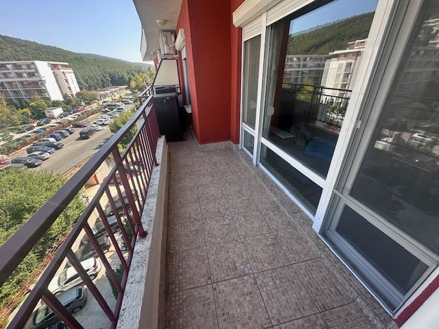 Penthouse z panoramicznym widokiem na morze i prywatnym dostępem do plaży w Sveti Vlas